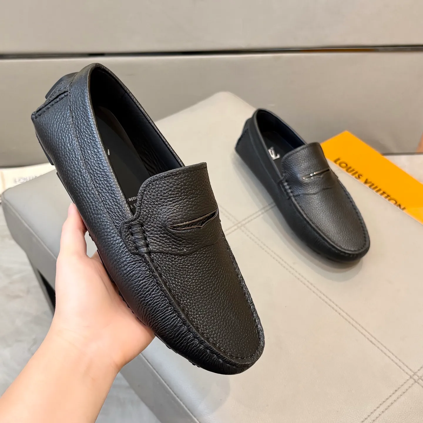 Factory price: 460💰LV men's beanie shoes 2025 official website synchronized <market top version> imported first-layer cowhide ➕ black cowhide original packaging. Size 38-45